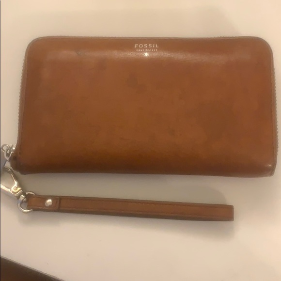 Fossil Brown Leather Wristlet - Picture 2 of 4
